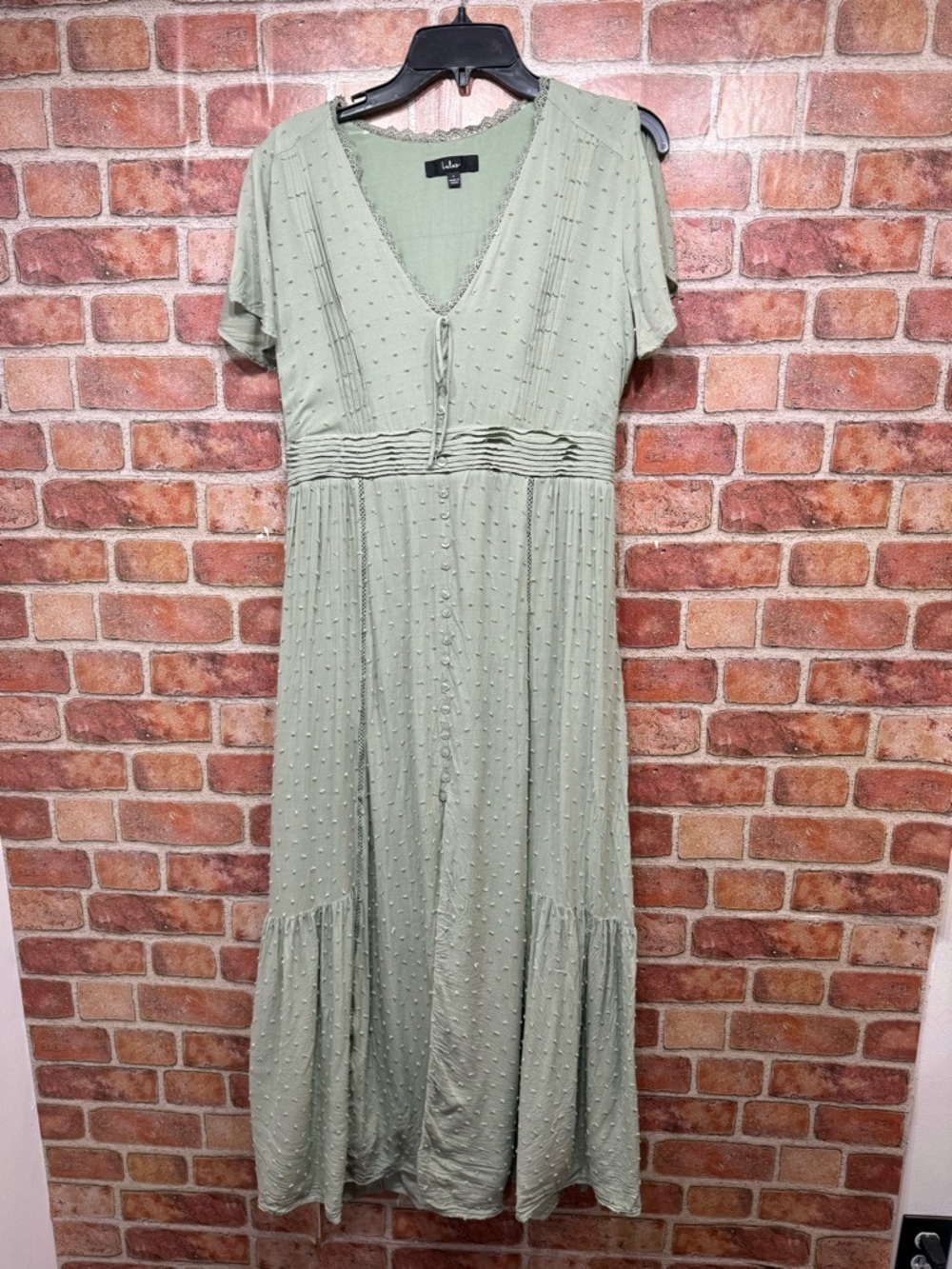Swiss dot Button-Front retro look LuLus Sage completely in love Maxi Dress